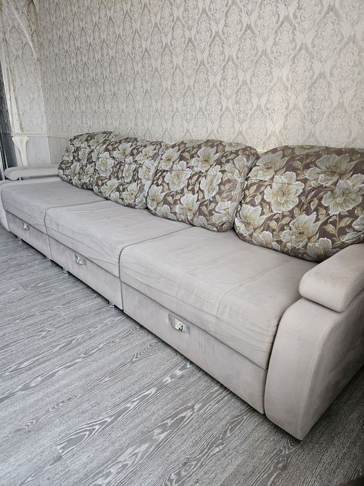 Диван для гостиной