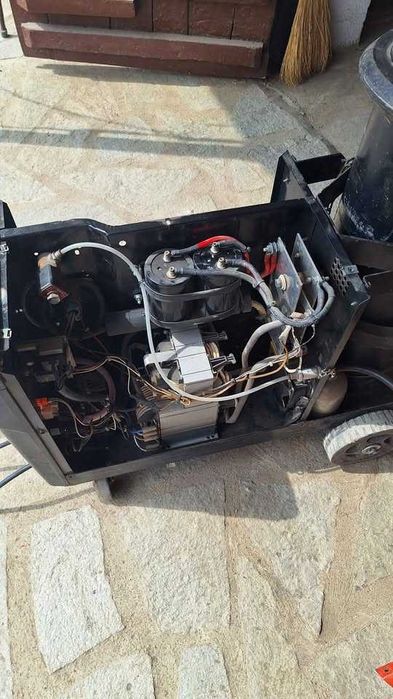 Телоподаващо              .