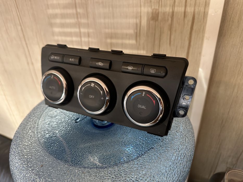 Управление климатроник за Мазда 6 до 2013г.!