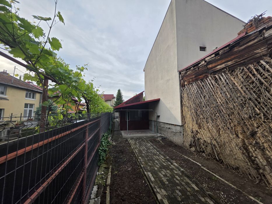 Teren Central Zona Liceul Buzesti 550euro mp