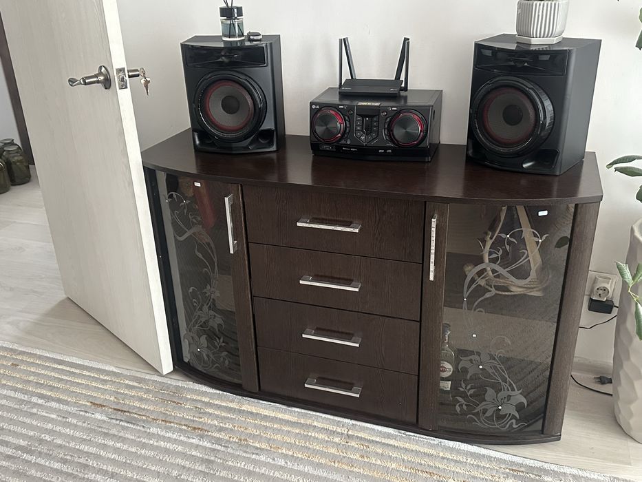 Продам 6 стульев