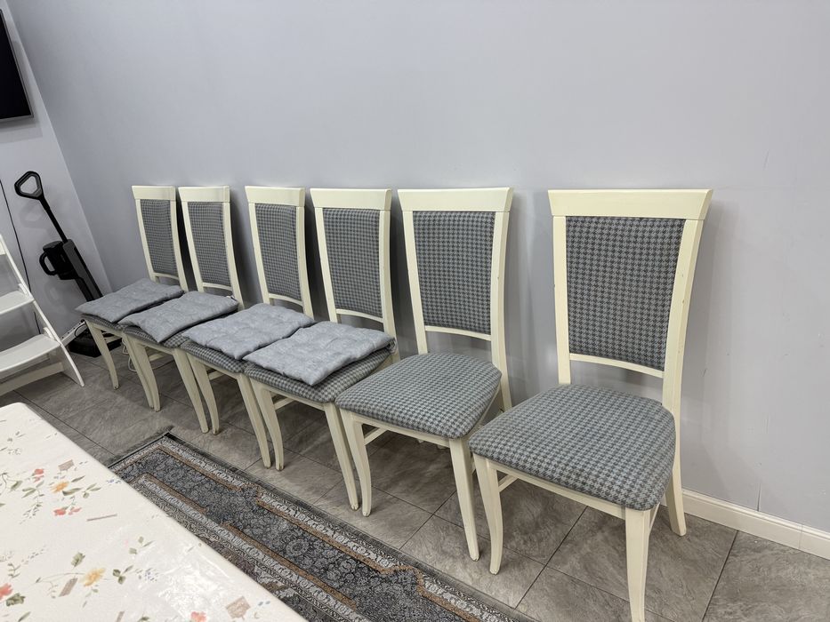 Продам стулья изв натурального дерева