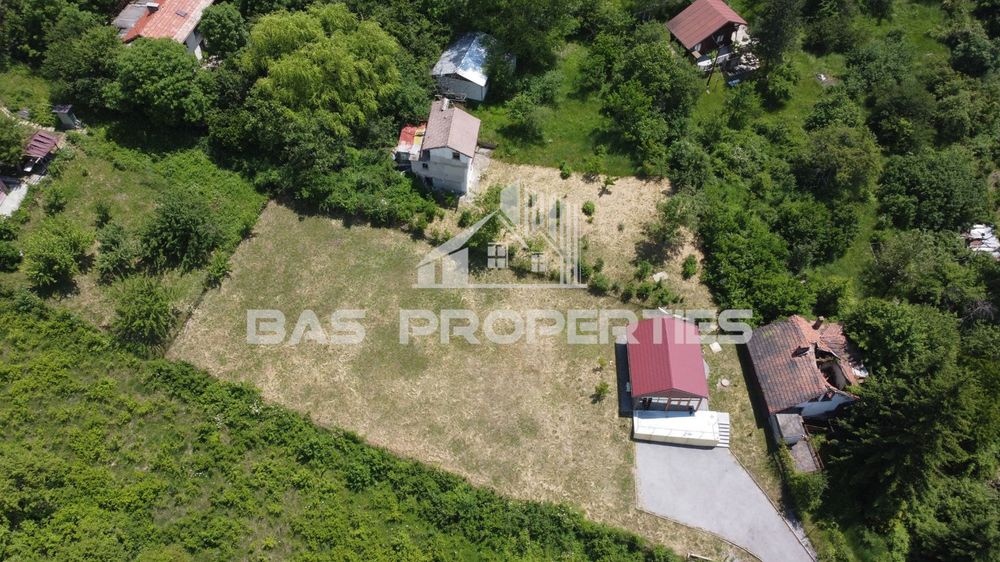 Продава се Парцел в Банкя - 1990 кв.м за 176 €/кв.м - Снимка #1