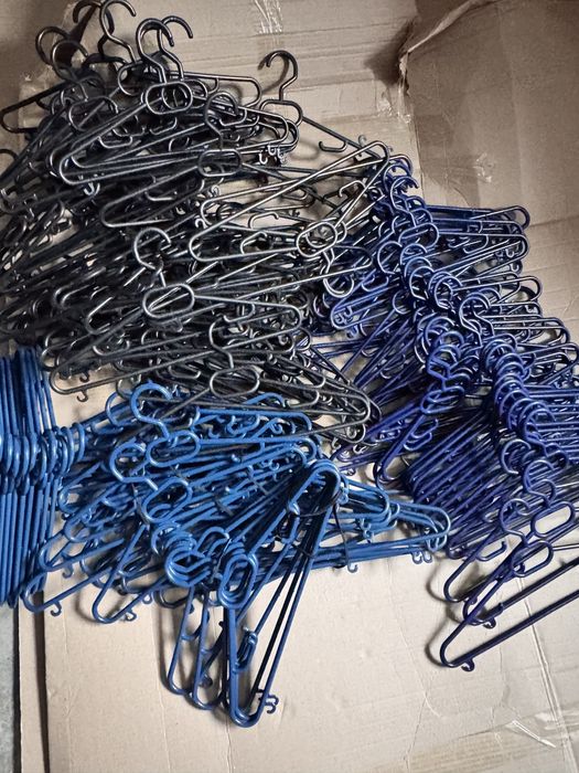 Вешалки для одежды пластиковые 60тг