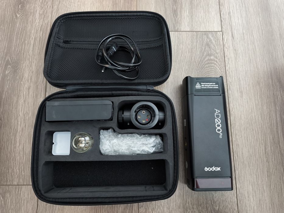 светкавица Godox AD200Pro
