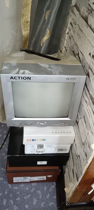 Продам телевизор жк Panasonic на запчасти.