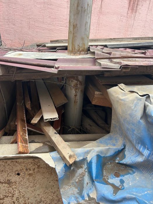 Дрова сухие под навесом