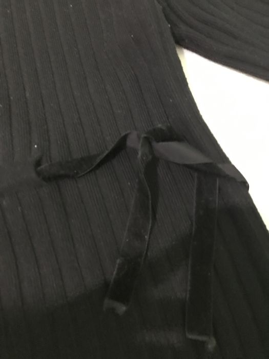 платье чёрное..