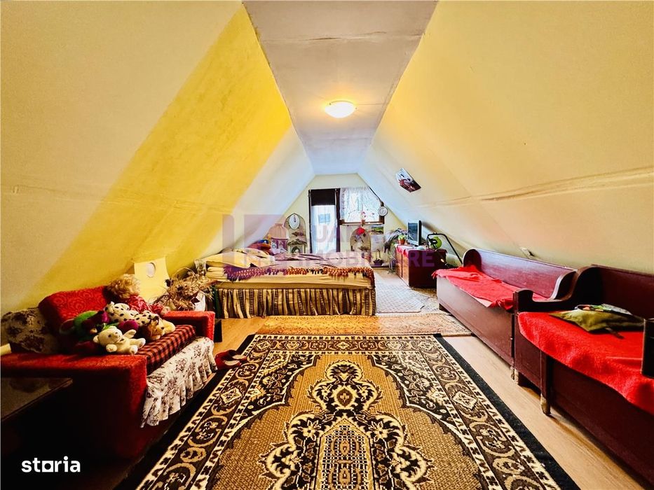 Casa individuala de vanzare in Nucet | Rosia | teren 747 mp | livada,