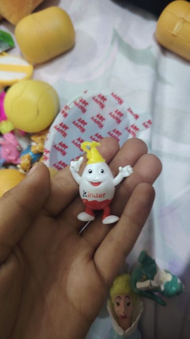 Игрушки киндера из прошлых и новых