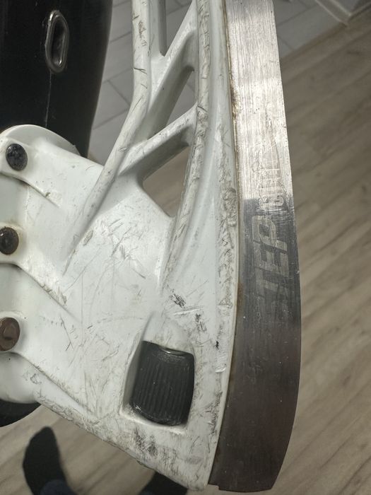 Хоккейные коньки CCM FT4