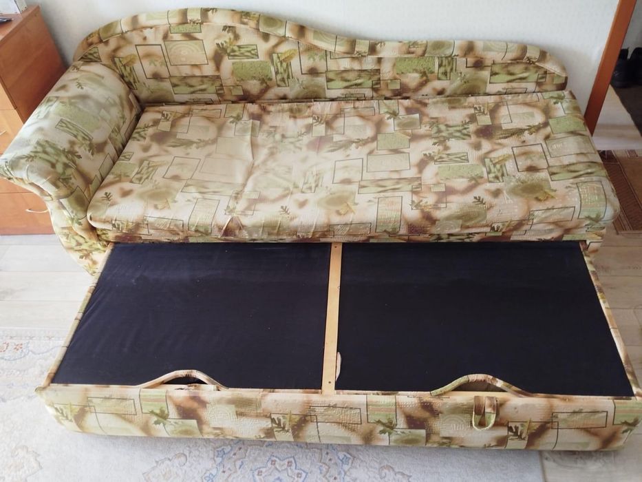 Отдам даром диван раскладной