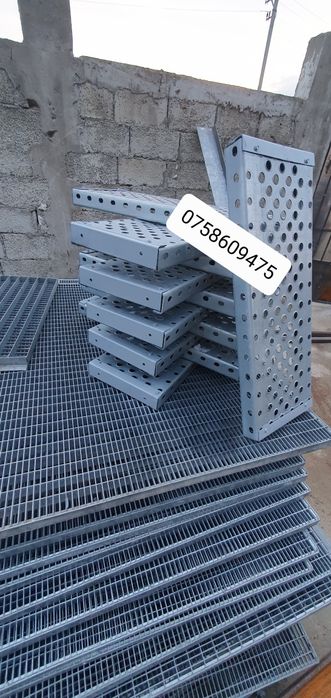 Trepte zincate 127x28cm