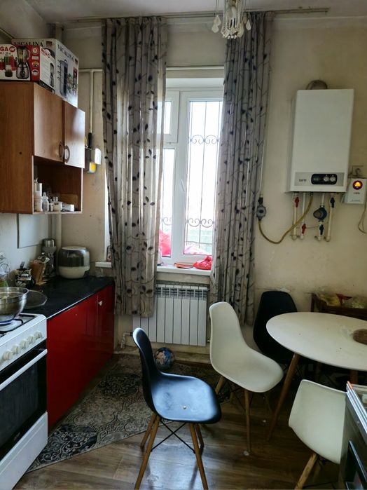 Сергели 6а да 2 хона килинган 1 хонали хонадон сотилади