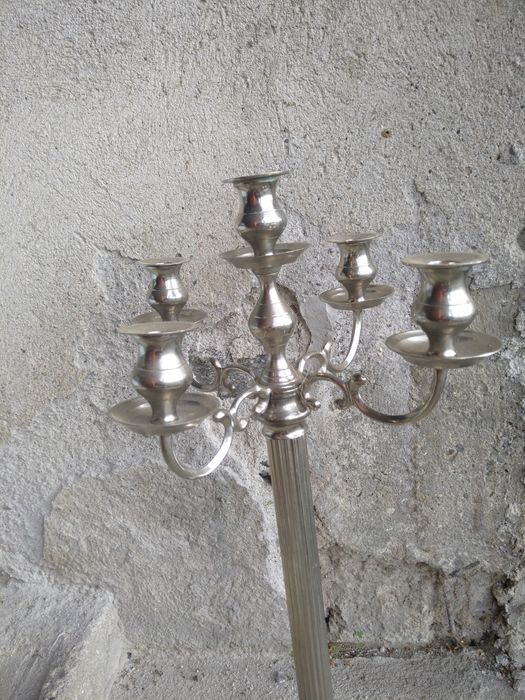 Продавам огромен масивен антикварен свещник в стил Арт Нуво