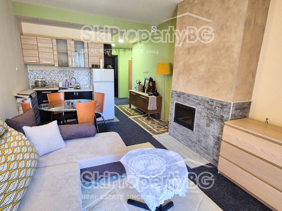 Двустаен апартамент с паркомясто и добра локация в Банско!