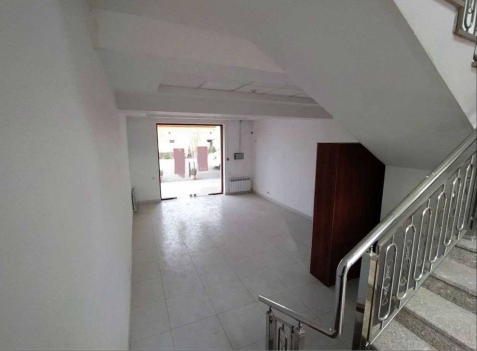 Аренда под Офис 120 метр2, Клиника, Фирма  10минут от метро Беруний