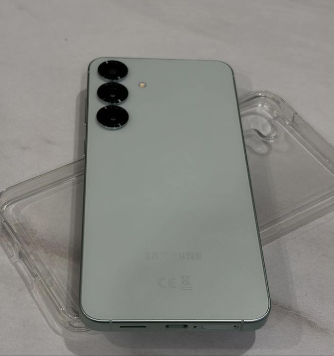 Vând Samsung Galaxy S25 Plus 512Gb