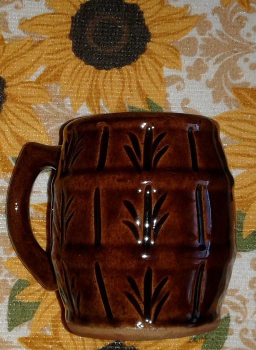 Сервиз троянска керамика-Голяма каничка и 5 чаши с дръжка