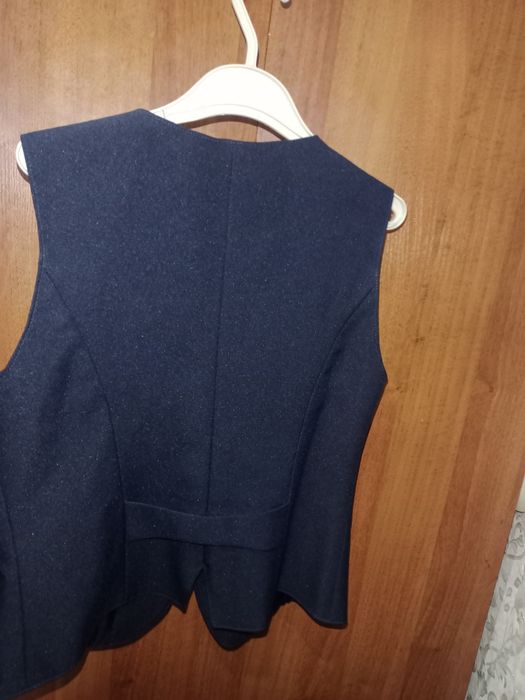 Школьная жилетка продам