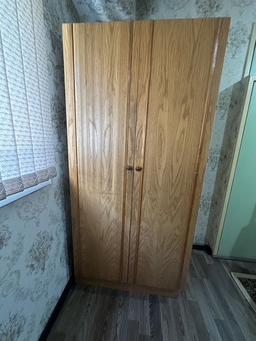 Шкаф, стол и тумбочка комплект