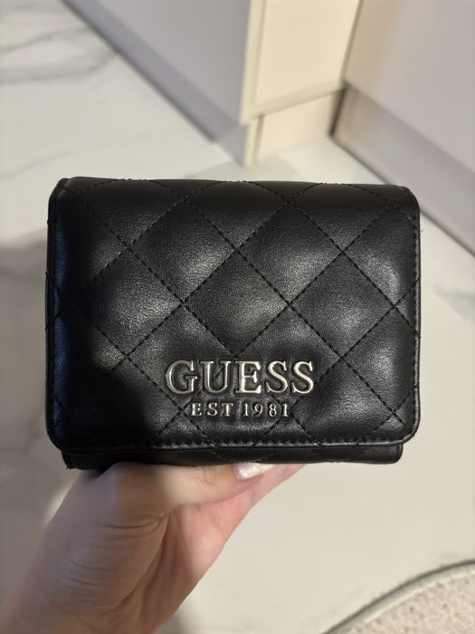 Кошелек Guess est1981