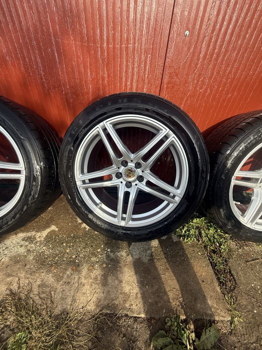 Jante cu anvelope iarna Porche pret 2500 ron