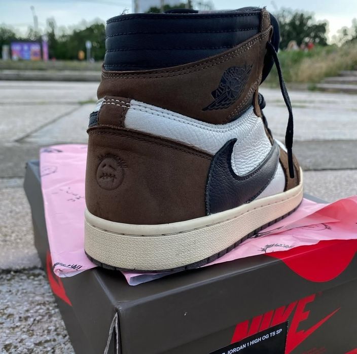 Nike Jordan 1 x Travis Scott