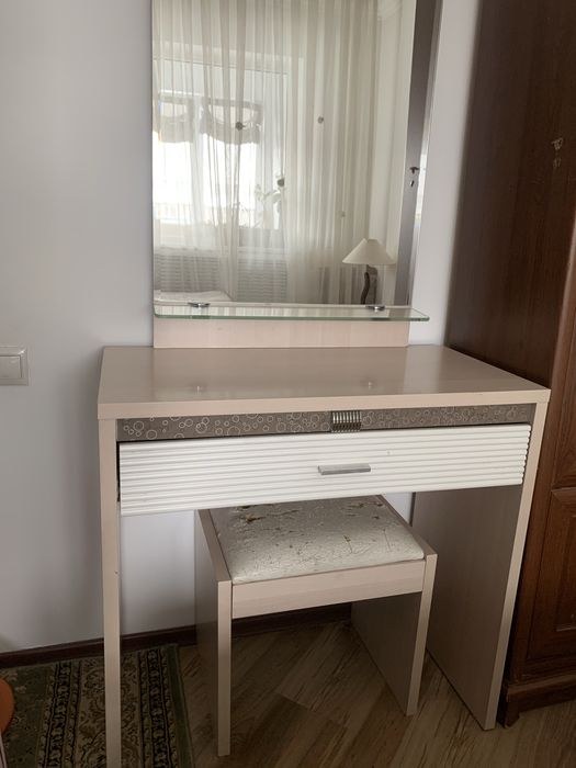 Продам спальный гарнитур