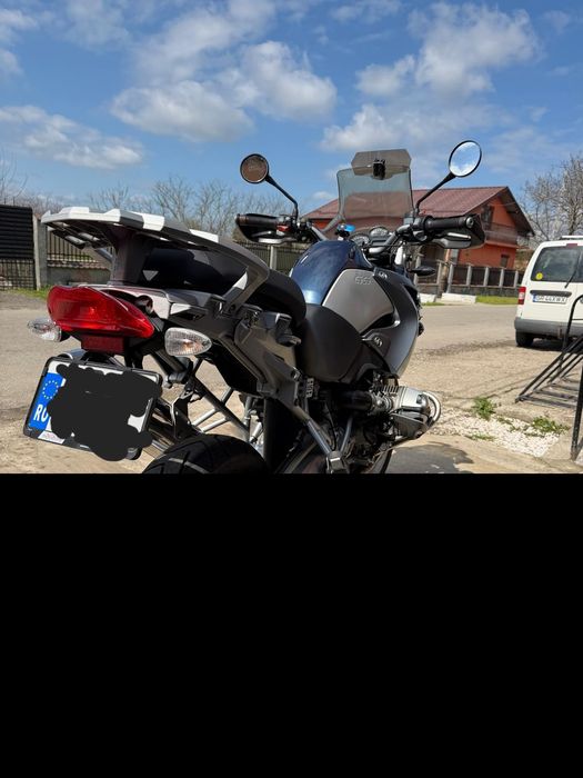 Vând BMW R 1200 GS Full Option + Set complet accesorii premium (far LED, tobe, cutii sidecases)