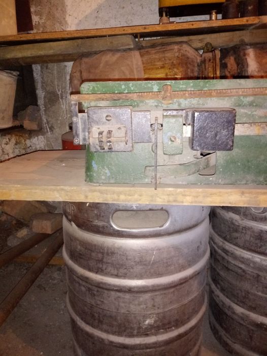 Продам весы разные и пивные кеги
