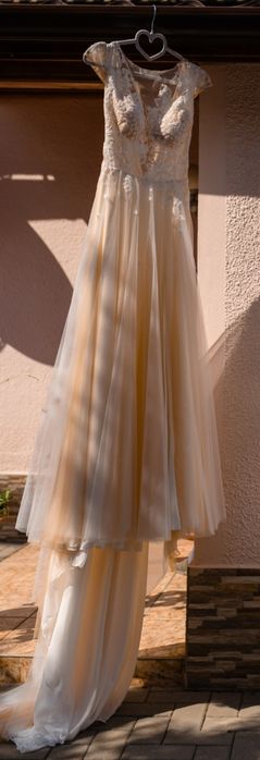 Vând rochie de mireasă