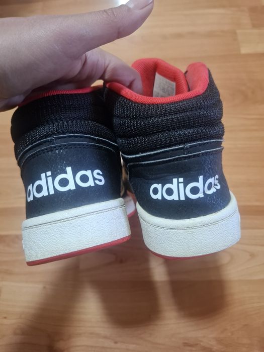 Adidasi fata ,marimea 36
