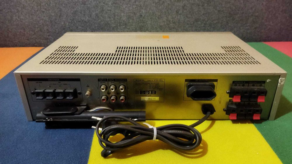 Sony model Str-vx1L din anii 80"