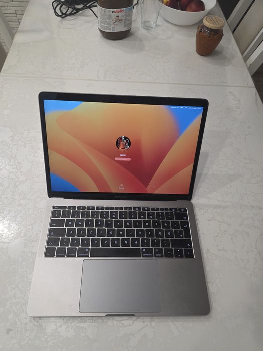 Macbook pro apple