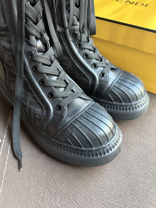 Дамски боти Fendi