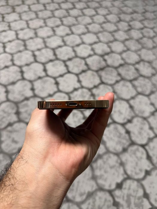 Продам Iphone 12 pro