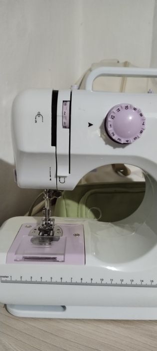 Швейная машинка продам