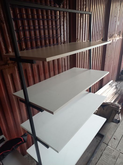 Продам тумбочку и потому шкафа