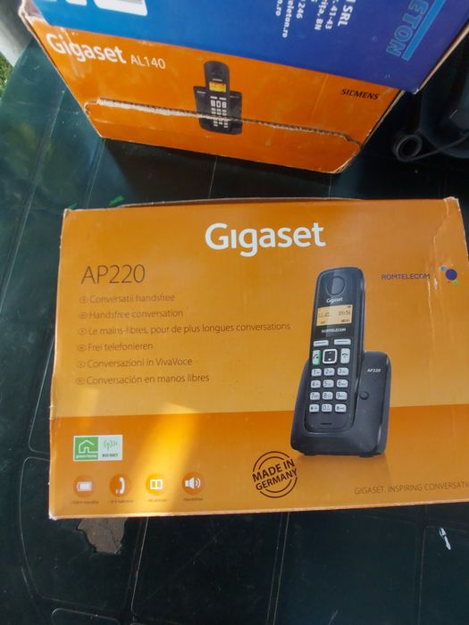 Telefoane fixe cu fir  dar și fără fir