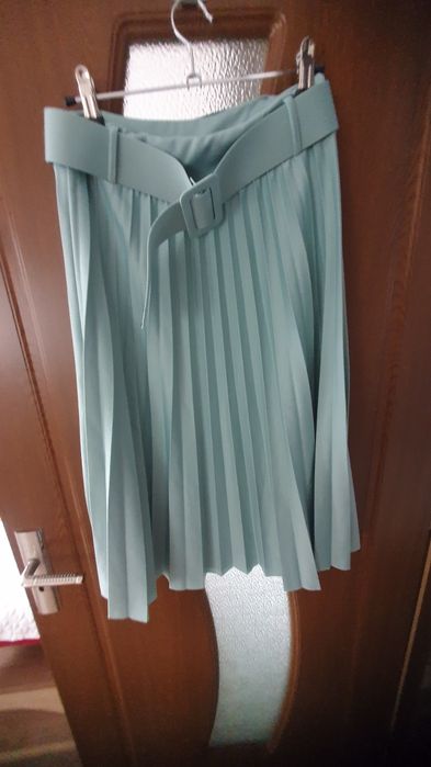 Fusta noua cu pliuri