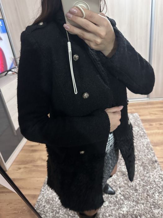 Palton negru cu blana marimea M