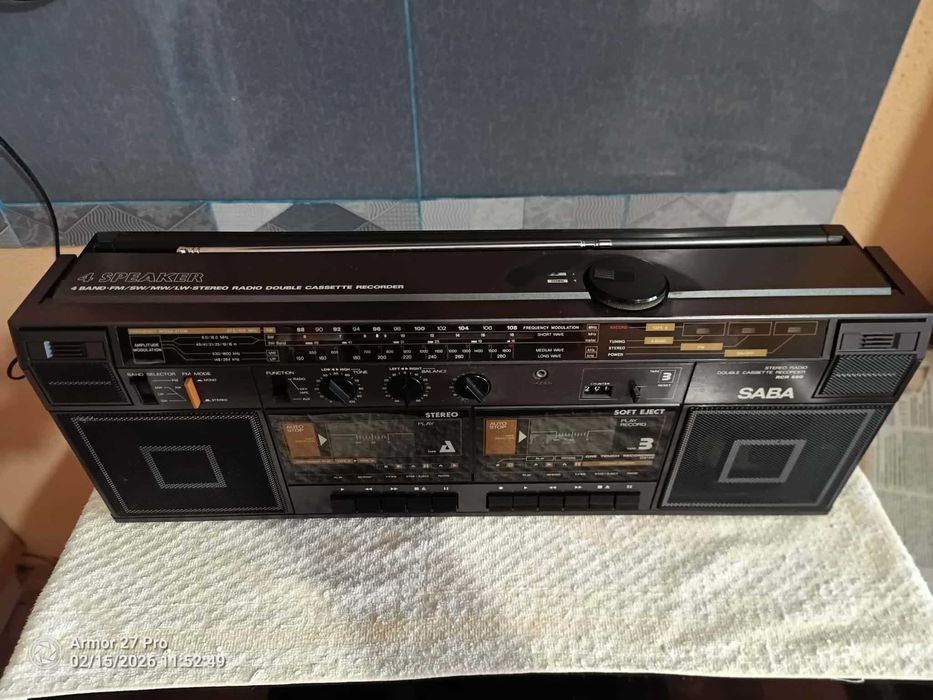 Продавам двукасетъчен SABA RCR590