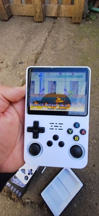 Consola de jocuri 64 gb card