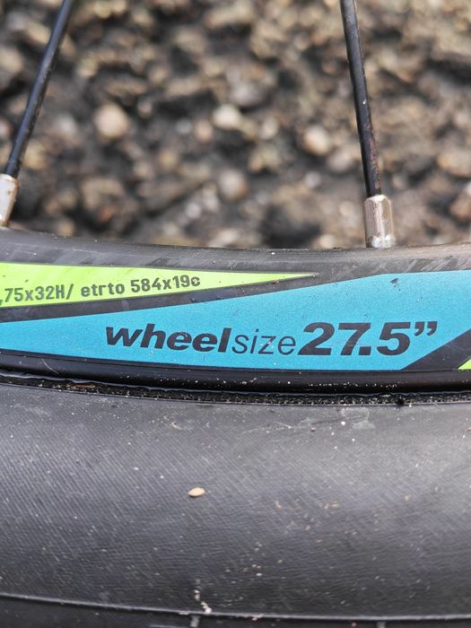 Bicicleta Sprinter perfecta pentru navete cât și pentru plimbari în afara asfaltului