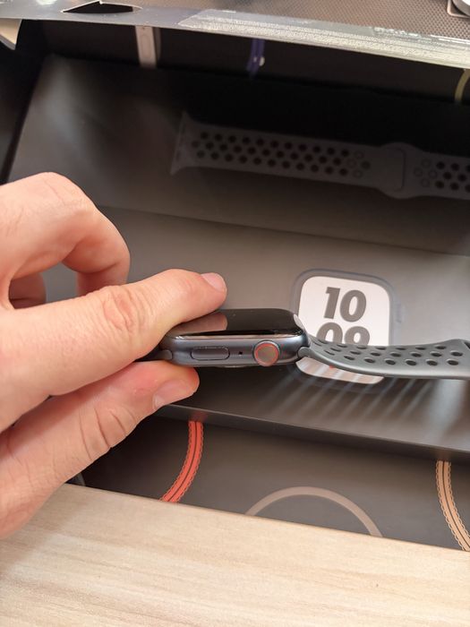 Apple Watch 7 Nike Edition 45mm 96% капацитет на батерията