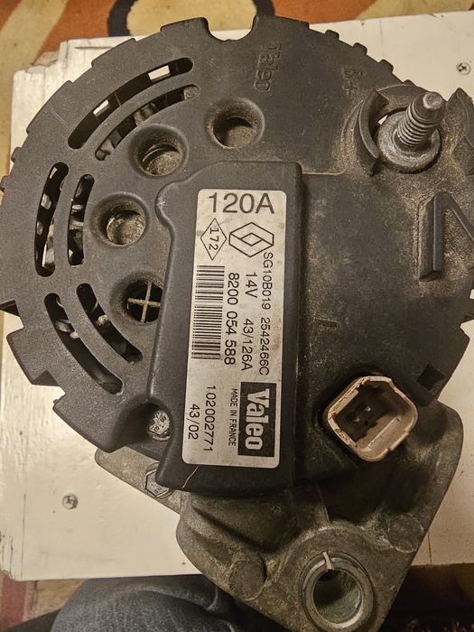 Vând alternator megane 2
