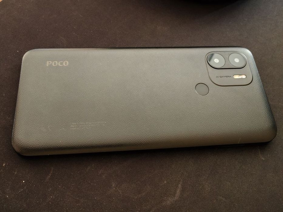 Продам телефон Pocco C51