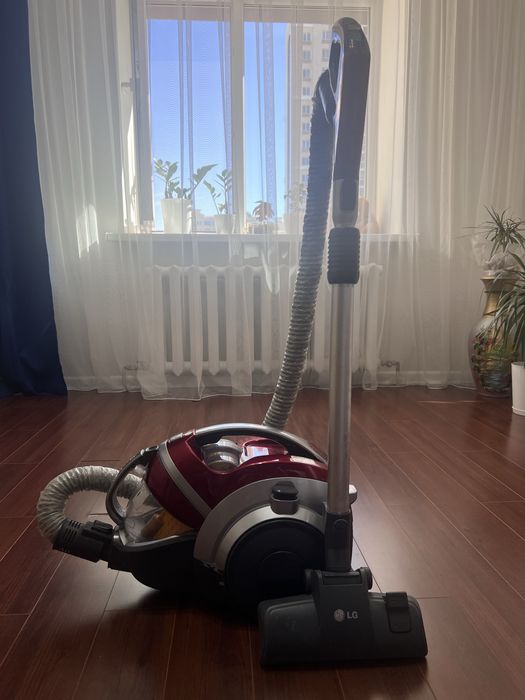 Пылесос LG 2000W Б/У