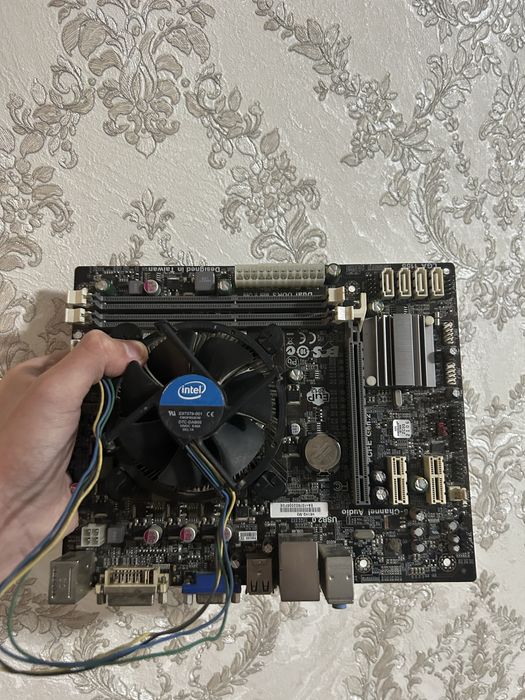 Продам материнскую плату